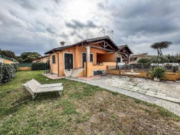 Villa in vendita a Roma RM