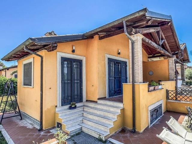 Villa in vendita a Roma RM