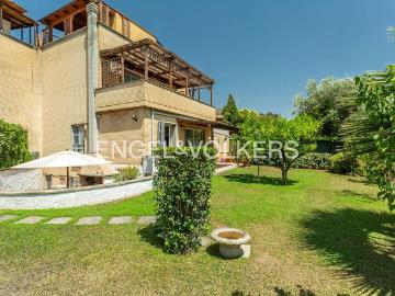 Villa in vendita a Roma RM