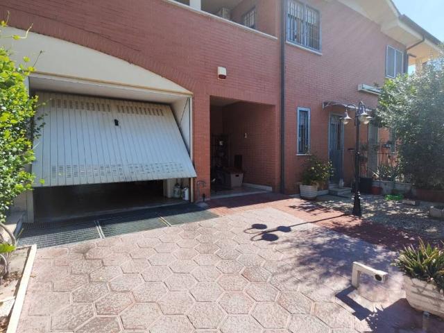 Villa in vendita a Roma RM