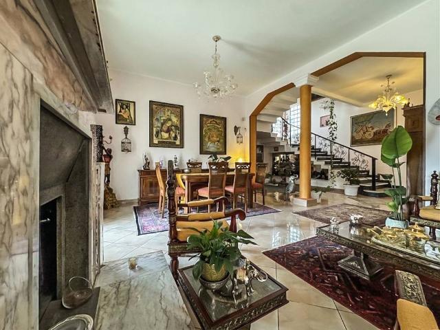 Villa in vendita a Roma RM