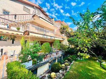 Villa in vendita a Roma RM