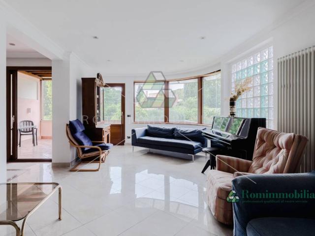 Villa in vendita a Roma RM
