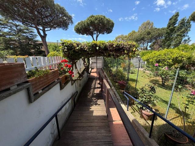 Villa in vendita a Roma RM