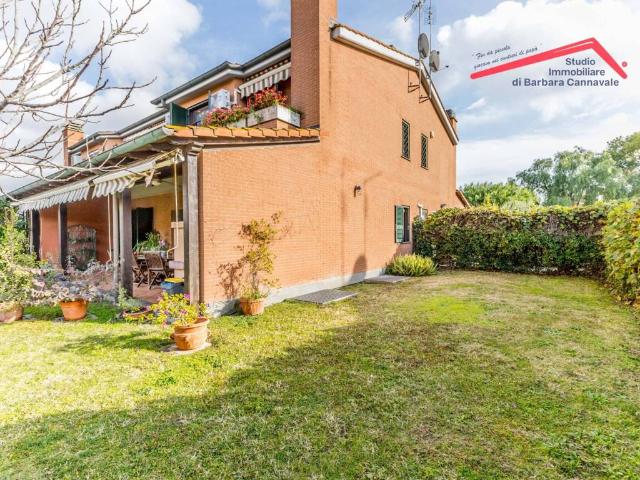 Villa in vendita a Roma RM