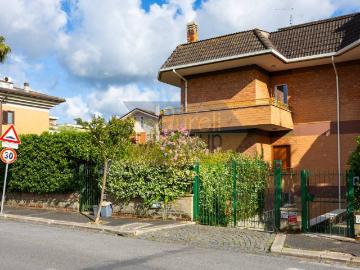 Villa in vendita a Roma RM