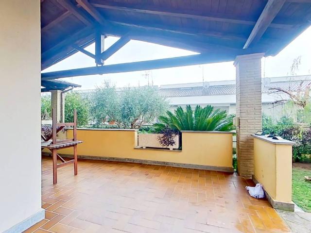 Villa in vendita a Roma RM