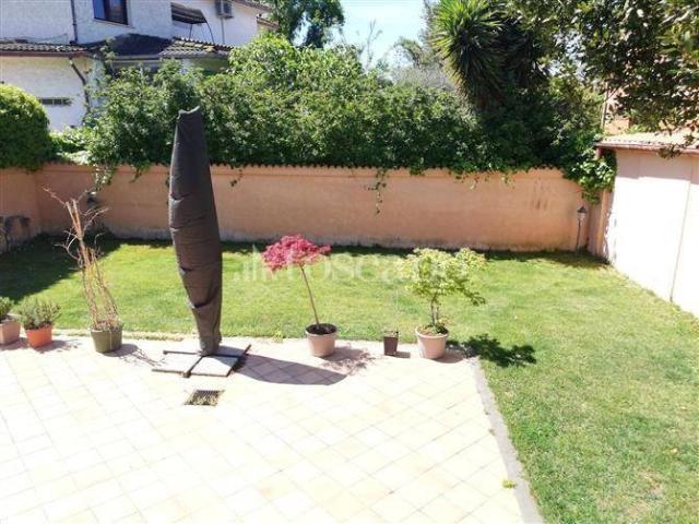 Villa in vendita a Roma RM