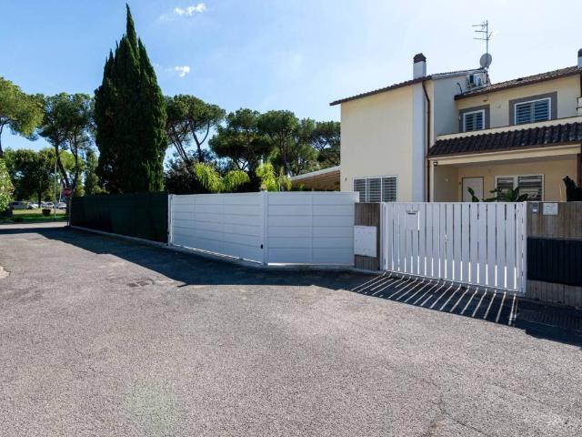 Villa in vendita a Roma RM