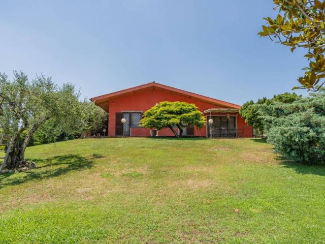 Villa in vendita a Roma RM