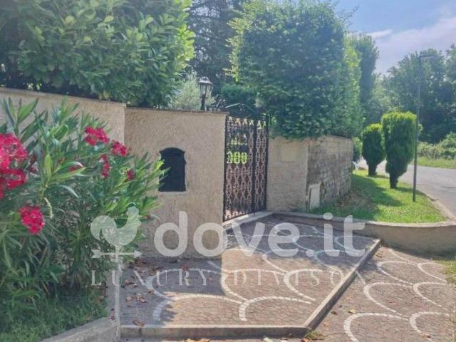 Villa in vendita a Roma RM