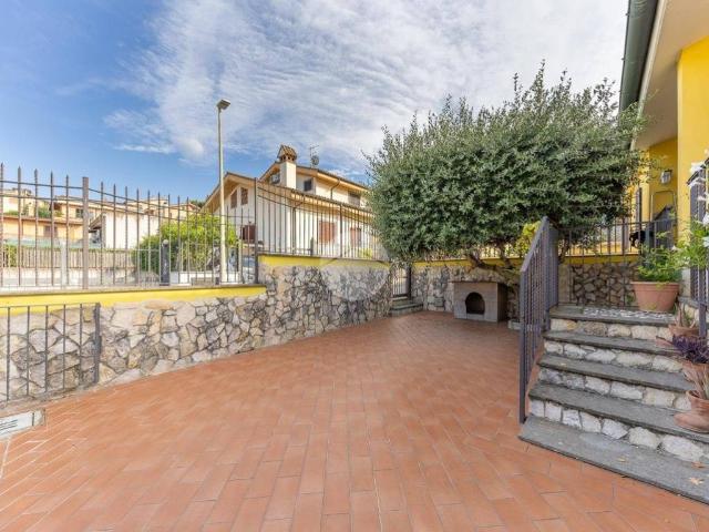 Villa in vendita a Roma RM