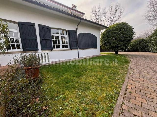 Villa in vendita a Roma RM