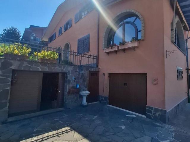 Villa in vendita a Roma RM