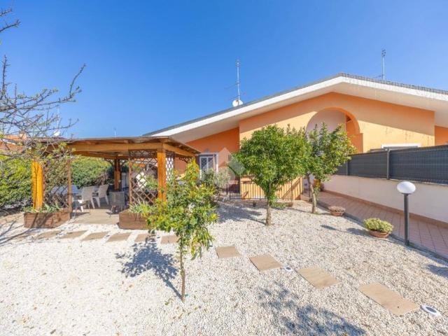 Villa in vendita a Roma RM