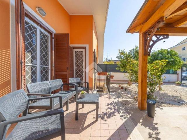 Villa in vendita a Roma RM