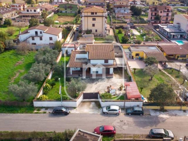 Villa in vendita a Roma RM