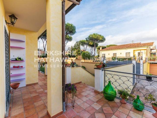 Villa in vendita a Roma RM