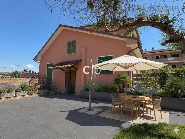 Villa in vendita a Roma RM