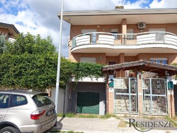 Villa in vendita a Roma RM