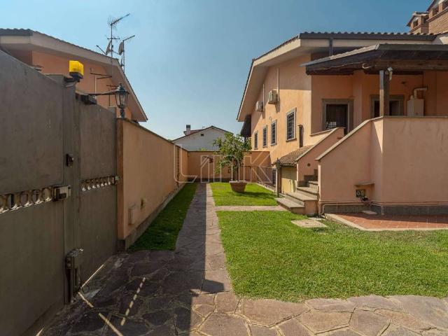 Villa in vendita a Roma RM