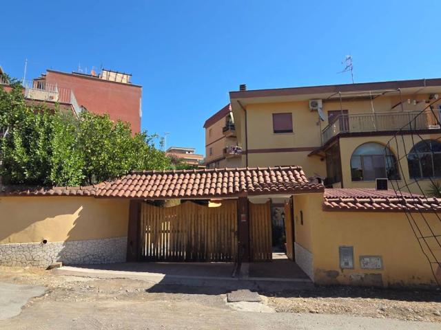 Villa in vendita a Roma RM