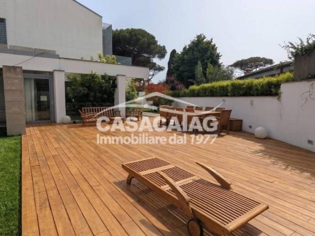 Villa in vendita a Roma RM