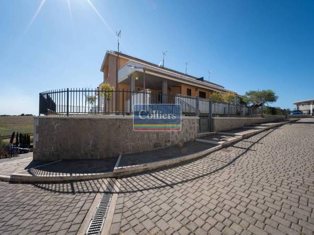 Villa in vendita a Roma RM