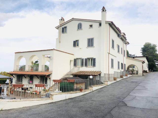 Villa in vendita a Roma RM