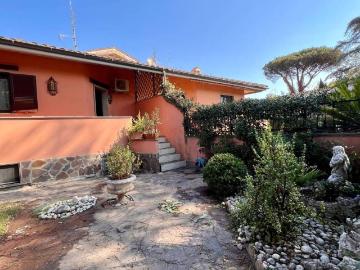 Villa in vendita a Roma RM