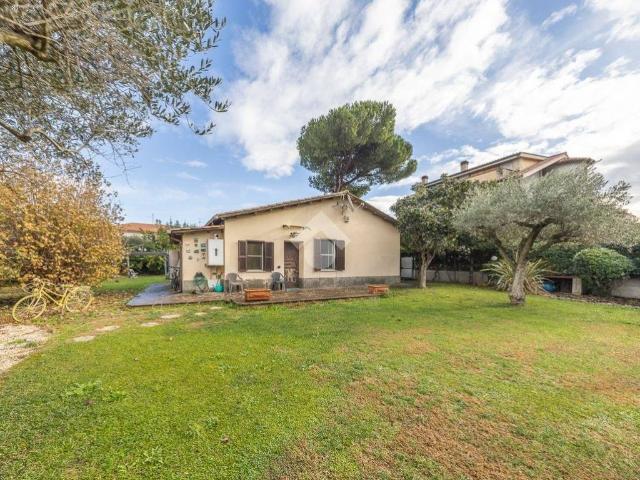 Villa in vendita a Roma RM