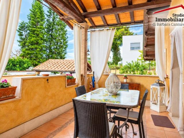 Villa in vendita a Roma RM