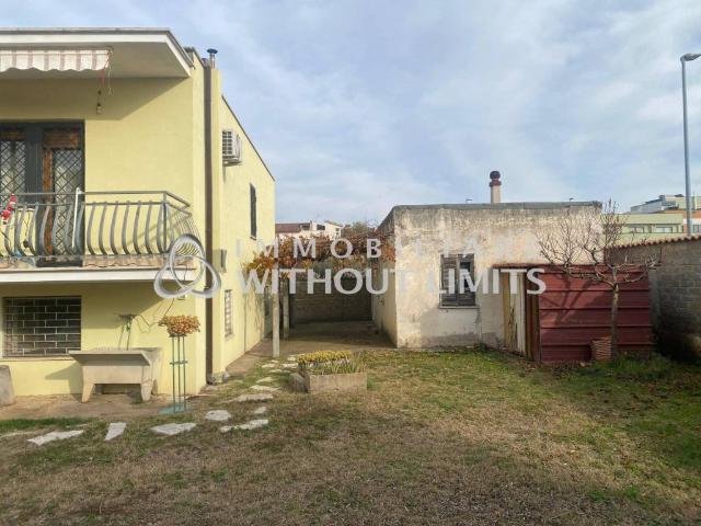 Villa in vendita a Roma RM