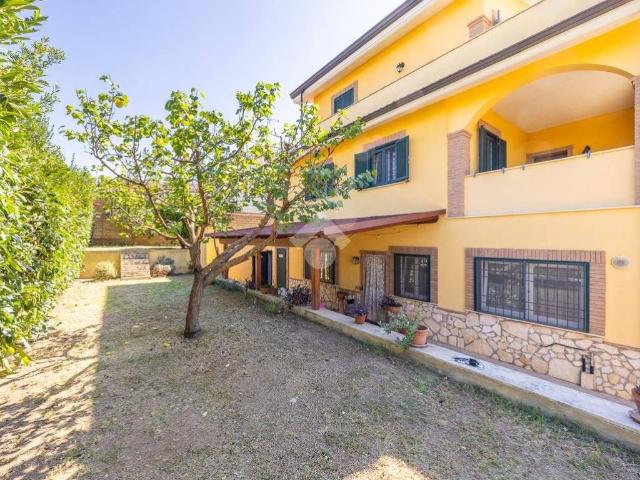 Villa in vendita a Roma RM