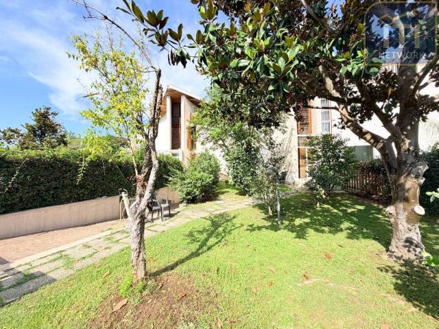 Villa in vendita a Roma RM
