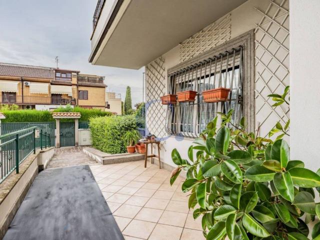 Villa in vendita a Roma RM