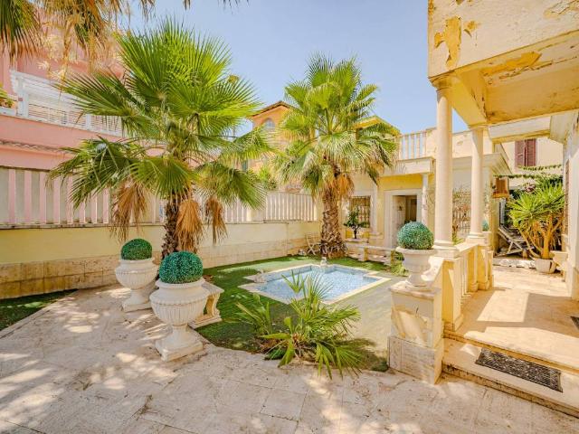 Villa in vendita a Roma RM