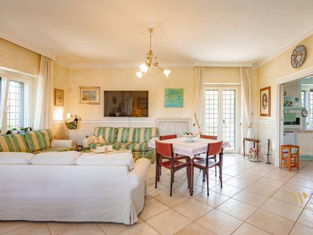 Villa in vendita a Roma RM