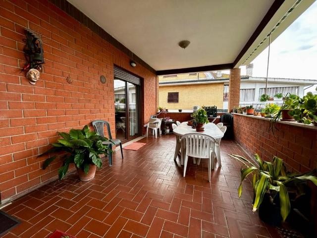Villa in vendita a Roma RM