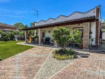 Villa in vendita a Roma RM