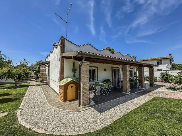Villa in vendita a Roma RM