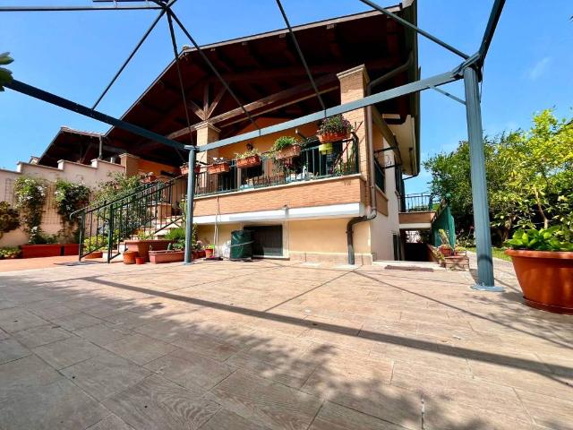 Villa in vendita a Roma RM