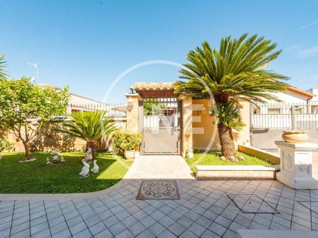 Villa in vendita a Roma RM