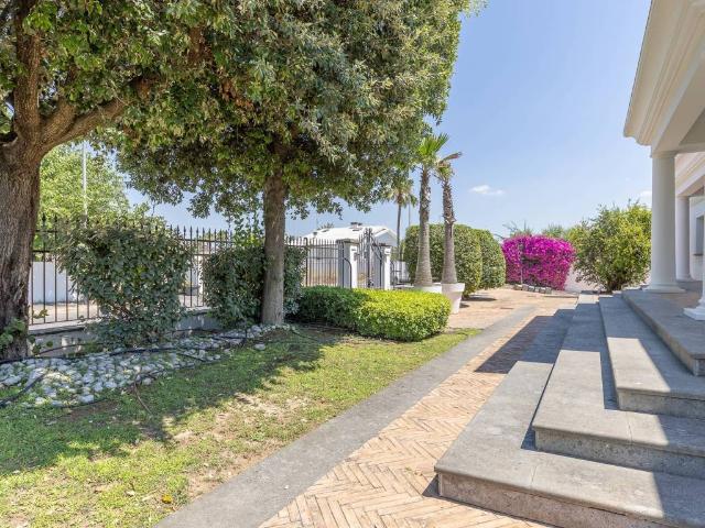 Villa in vendita a Roma RM