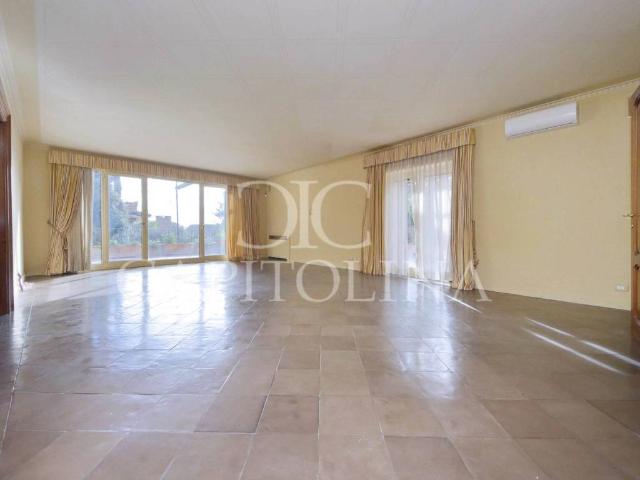 Villa in vendita a Roma RM