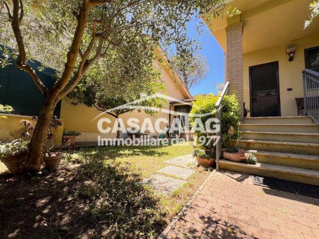 Villa in vendita a Roma RM