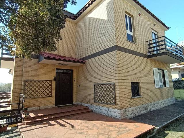 Villa in vendita a Roma RM