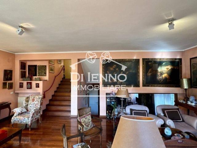 Villa in vendita a Roma RM
