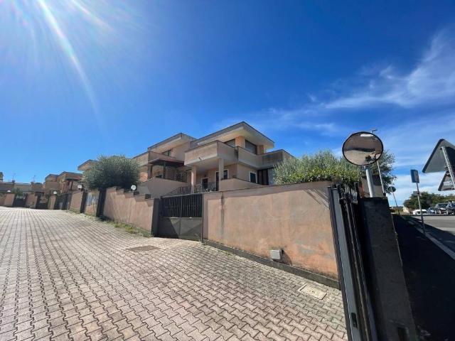 Villa in vendita a Roma RM