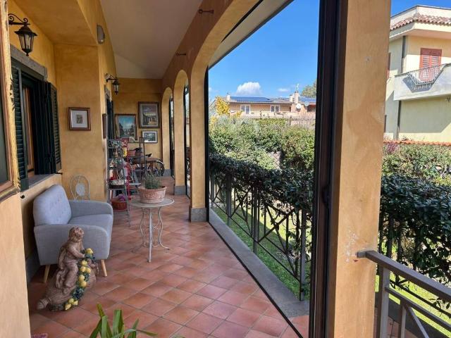 Villa in vendita a Roma RM
